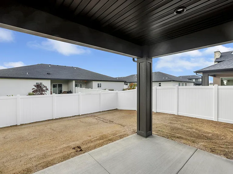 533 Irene St — Photo 5