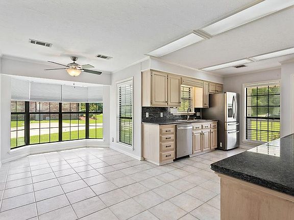5th image of 1026 Tan Tara Cir