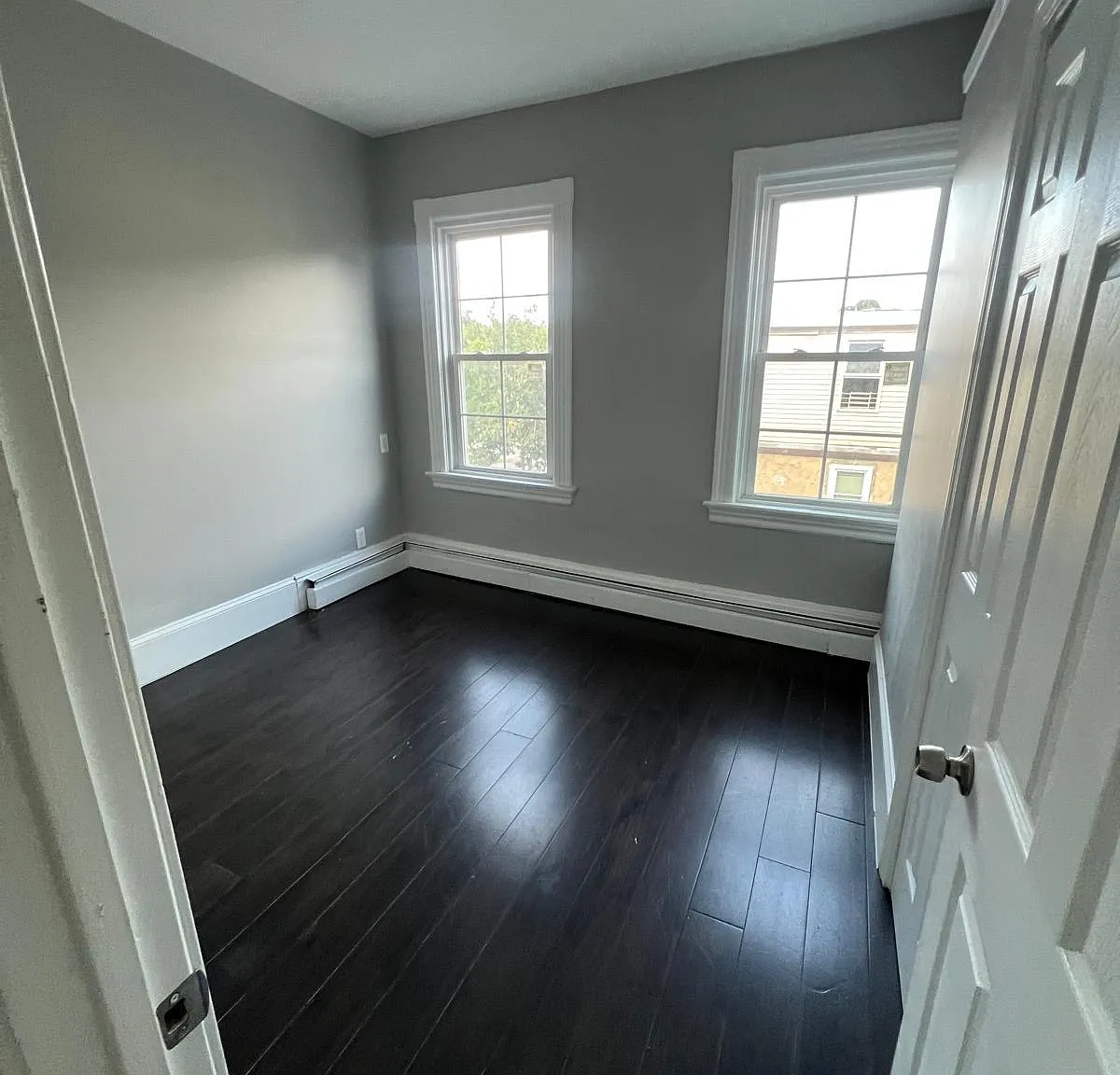 3 bed, $1,800 — Photo 2