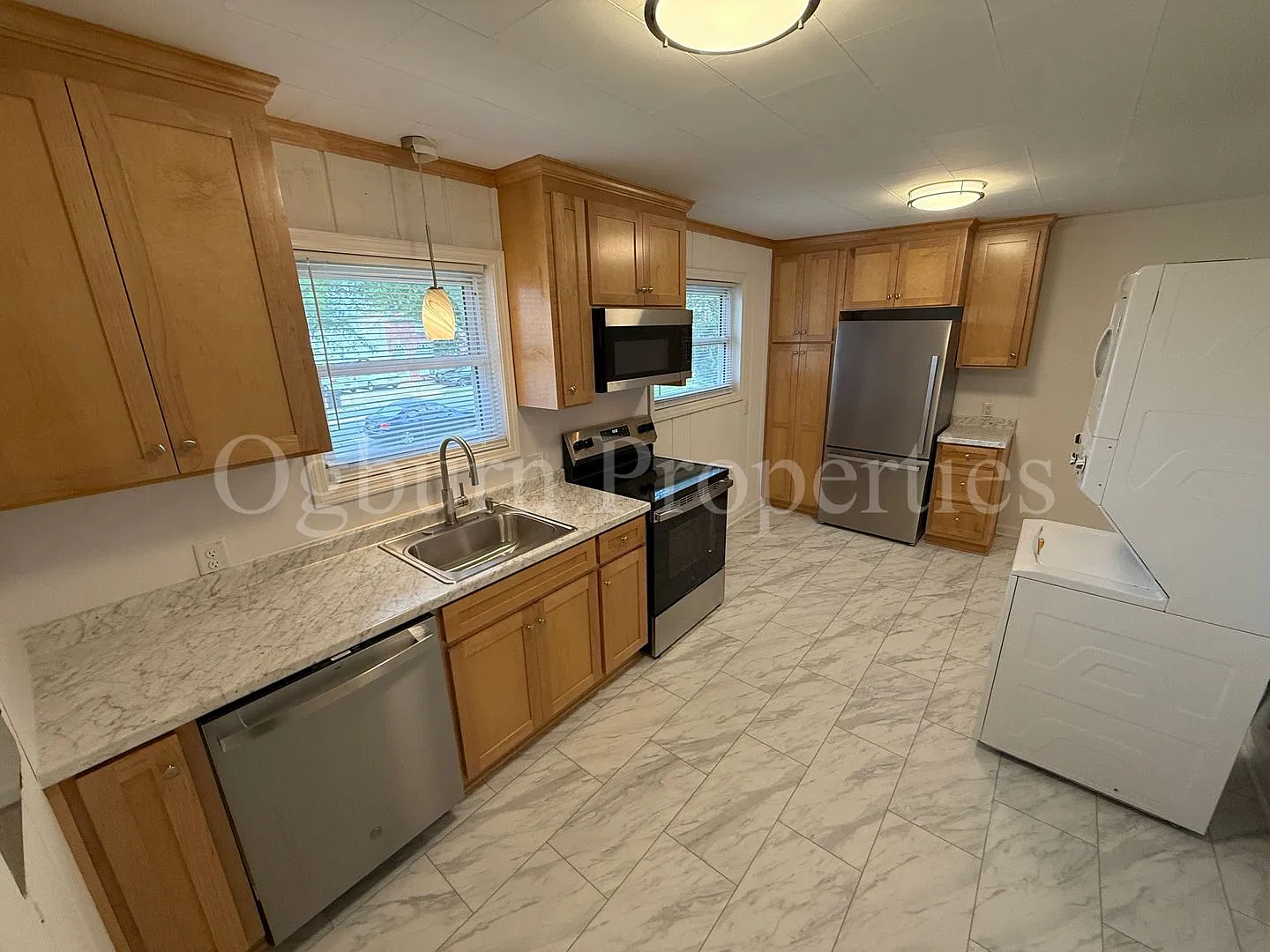 2825 S. Main St-3br/1ba-Home — Photo 4