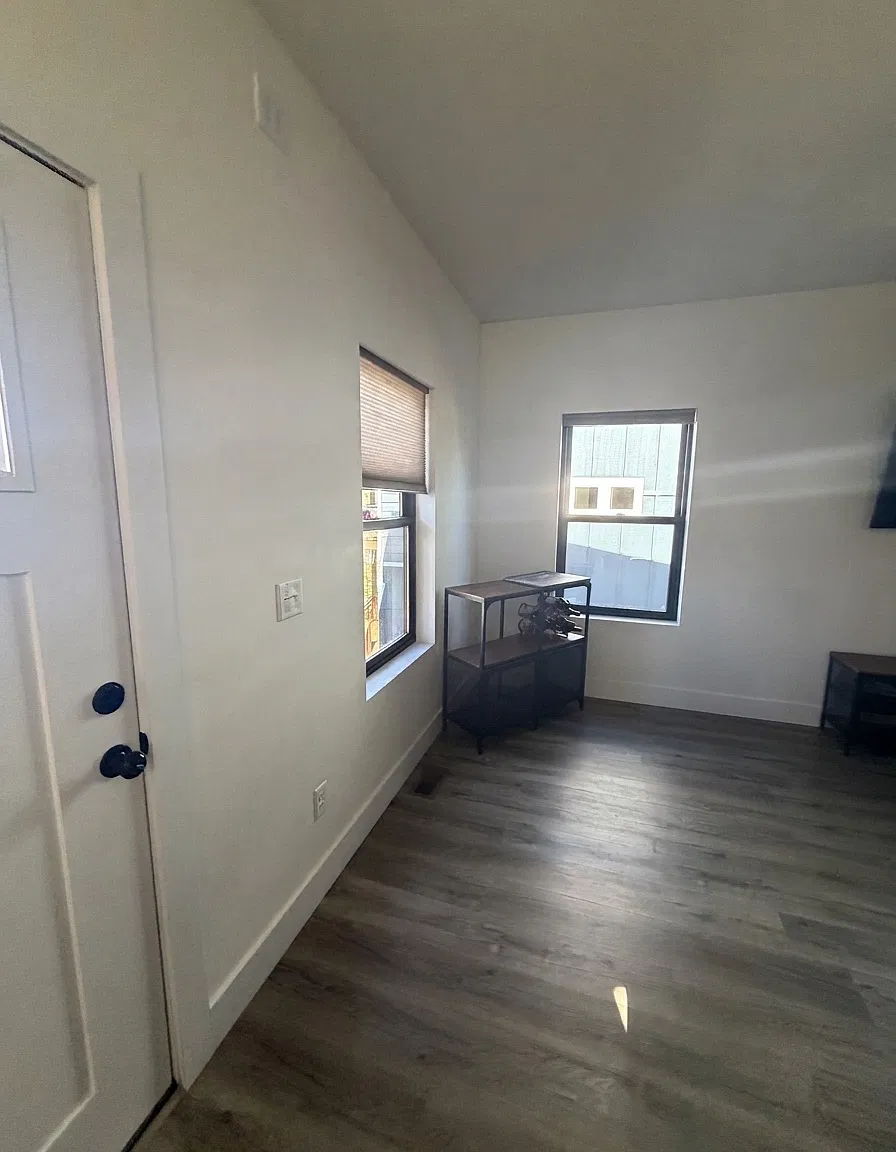 3 bed, 2.5 bath, 1370 sqft, $2,600 — Photo 4