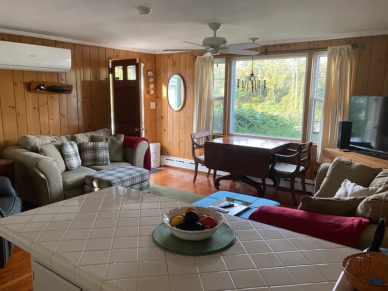 1044 Main Rd — Photo 8