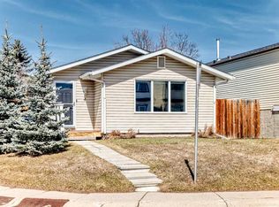 4 S Abingdon Ct NE, Calgary, AB T2A 6S5