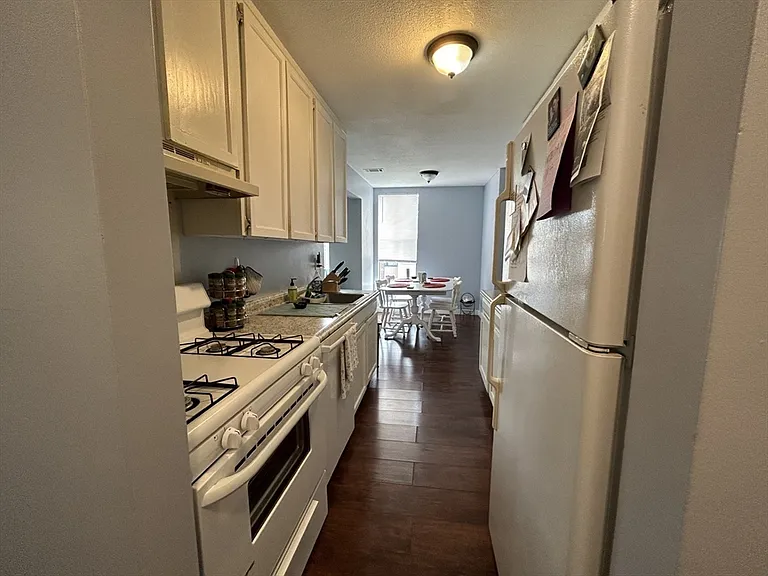 30 Shrewsbury Green Dr #J — Photo 6