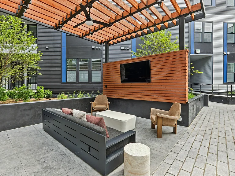 Alta New Carrollton — Photo 32