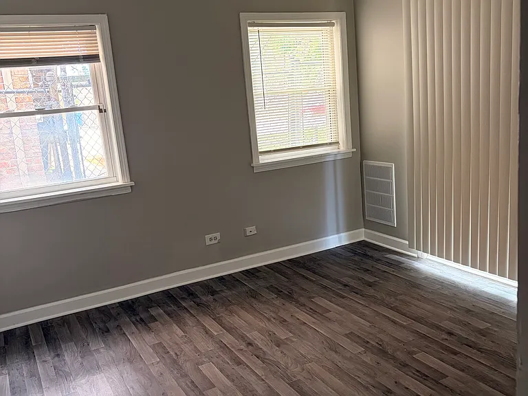 5905 S Indiana Ave #1 — Photo 14