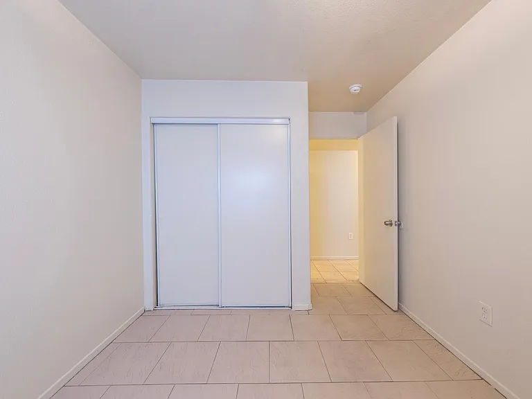 5231 Huntington Dr N #3 — Photo 9