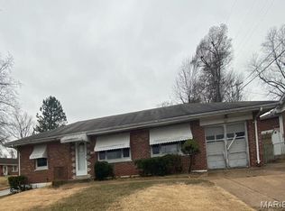 5101 Rockingham Dr, Saint Louis, MO 63121