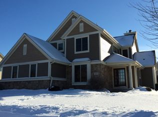 1833 Springhouse Dr, Oconomowoc, WI 53066
