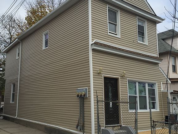 5th image of 16013 N Conduit Ave