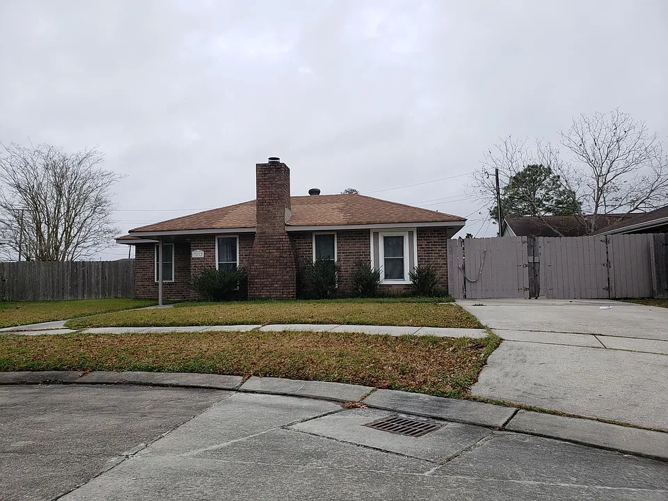 3212 Arbutus Ct