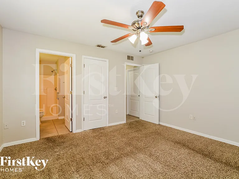 2657 Bentley Dr — Photo 8