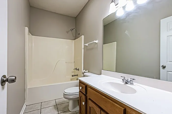 2318 Redwood Dr — Photo 8