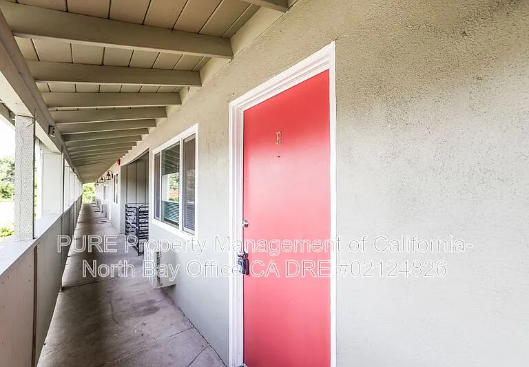 555 Dexter St #E — Photo 10