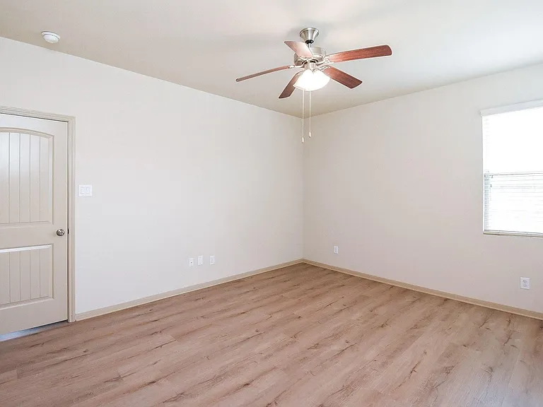 2106 Harmon Crest Ct — Photo 20