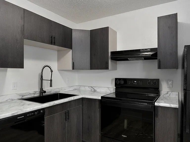 301 W State St #D — Photo 1