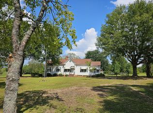 5327A Charleston Hwy, Williston, SC 29853