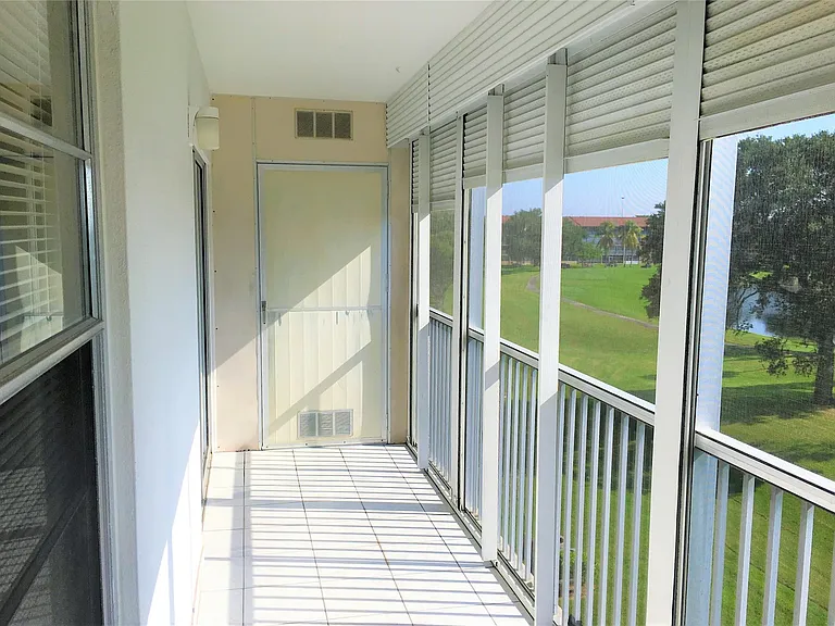 551 SW 135th Ave #405B — Photo 32