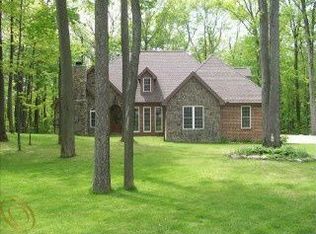 8984 Wild Iris Ct, Davisburg, MI 48350