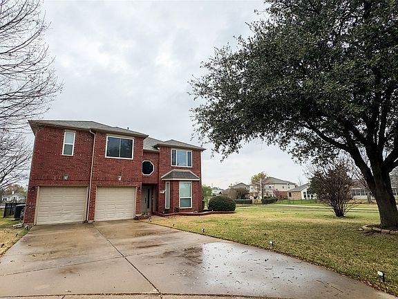 3rd image of 2700 Crater Lake Ln
