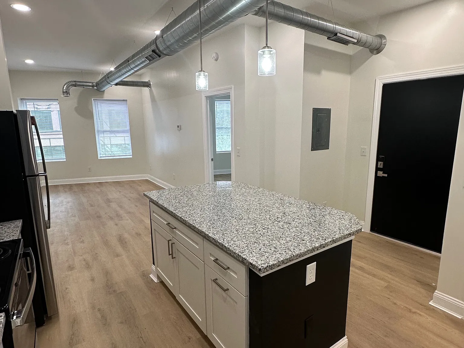 1 bed, 1.0 bath, 863 sqft, $1,200 — Photo 4
