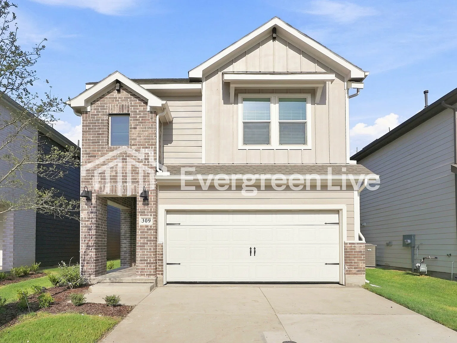 3 bed, 2.5 bath, 1600 sqft, $2,345 — Photo 1