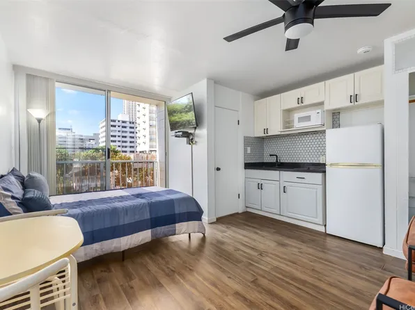 249 Kapili St APT 402, Honolulu, HI 96815