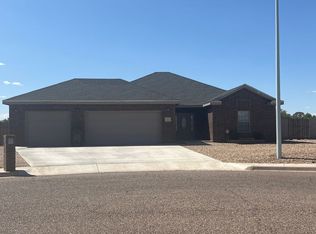 324 Almond Tree Ln, Clovis, NM 88101