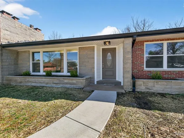 14 Fairwinds Ct, Saint Louis, MO 63132