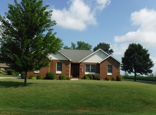 281 E Elm St, Hoyleton, IL 62803