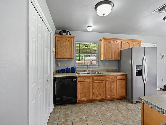 5th image of 12031 Fairview Dr