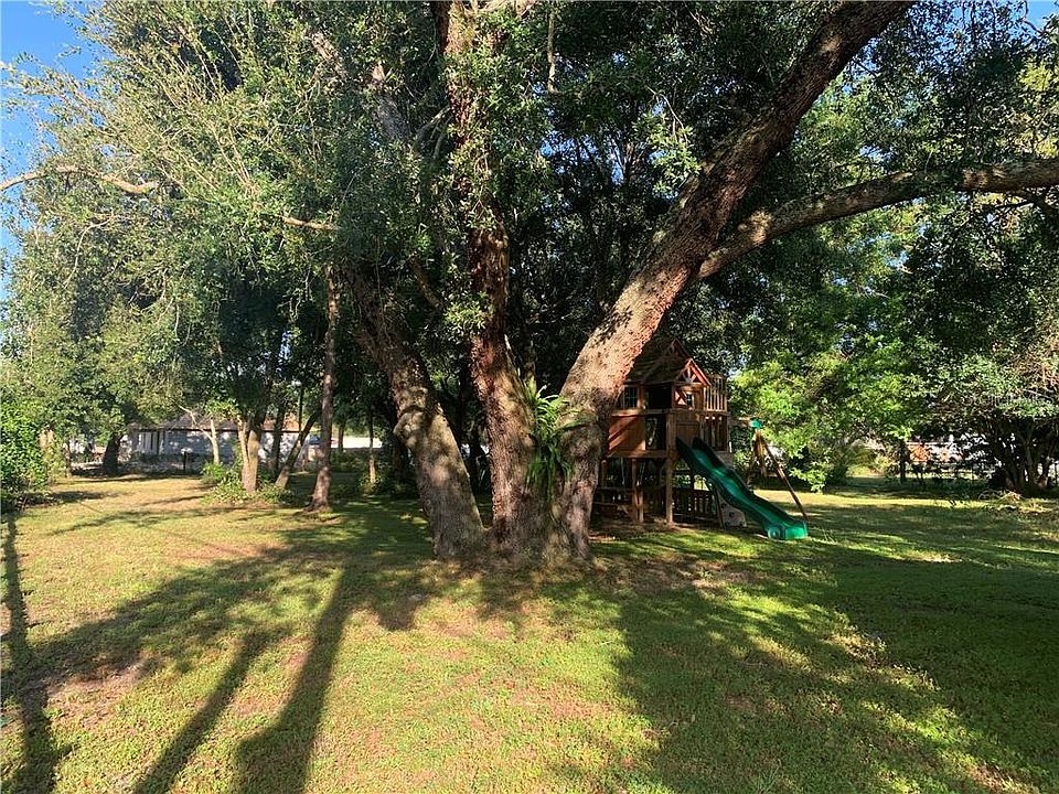 2nd image of 1816 NE Hammock St