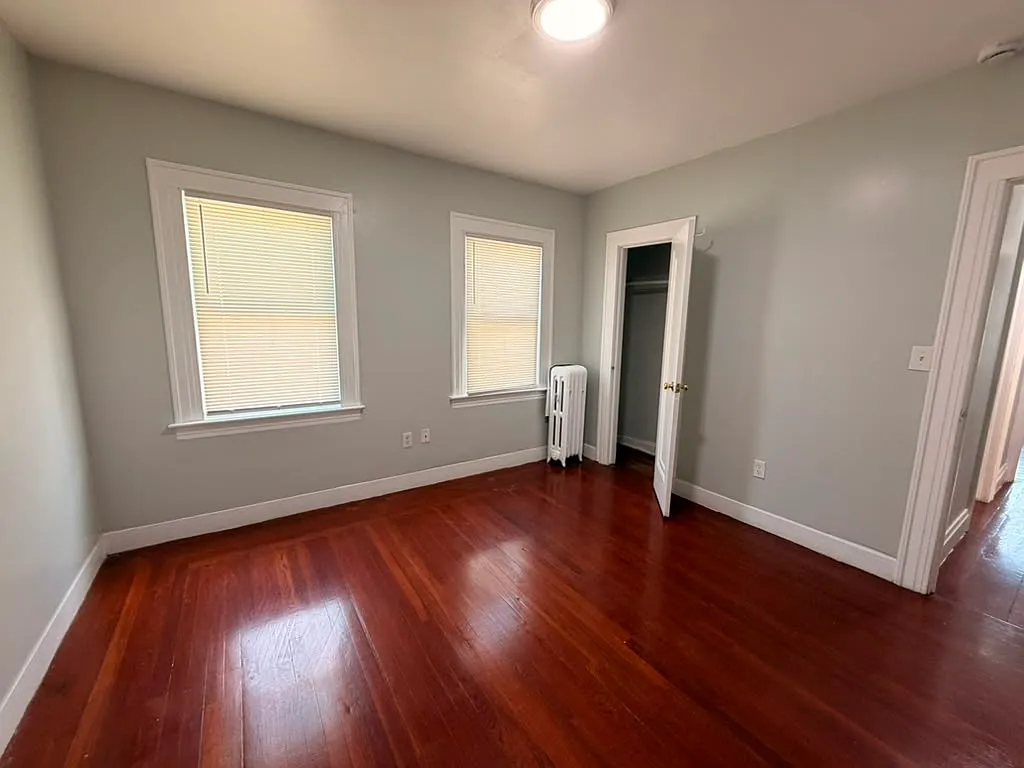 3 bed, $1,800 — Photo 2