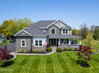 10 Bridgewater Ct, Clifton Park, NY 12065