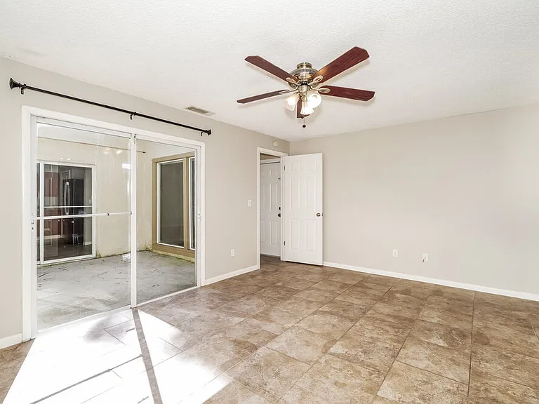 225 Bayhead Dr — Photo 10