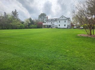 12 Long Ridge Ln, Glen Head, NY 11545