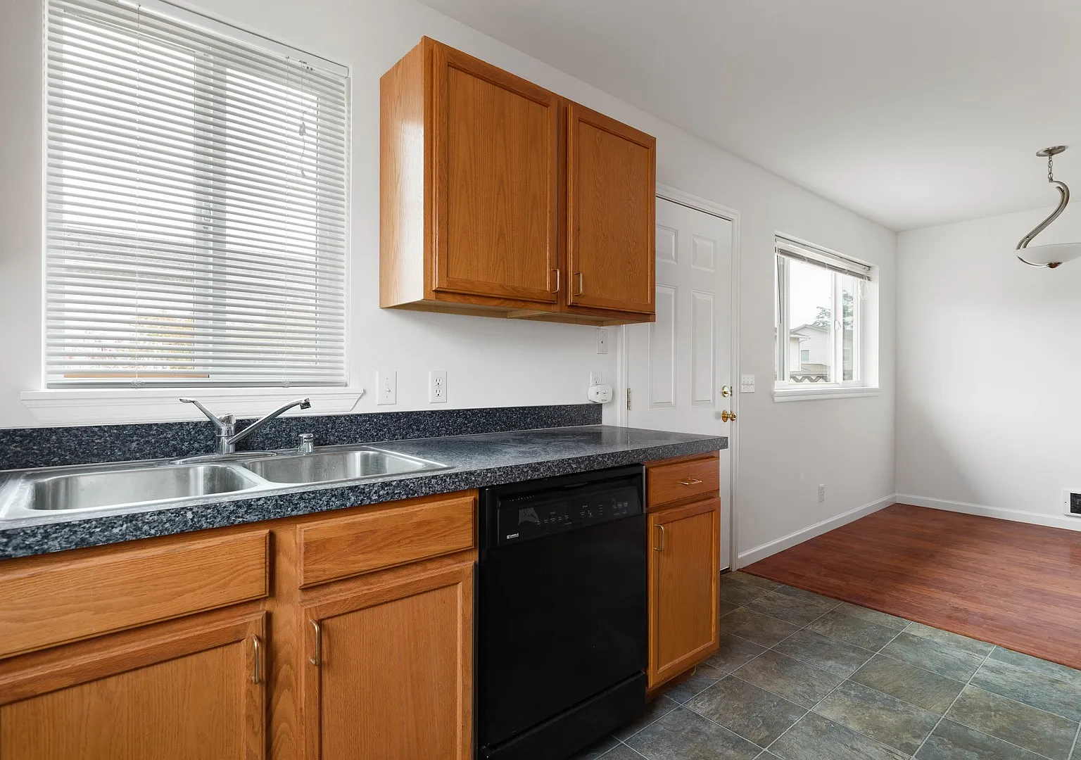 0851-1414 NW Elwha St — Photo 4