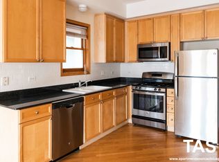 1328 W Diversey Pkwy #2, Chicago, IL 60614