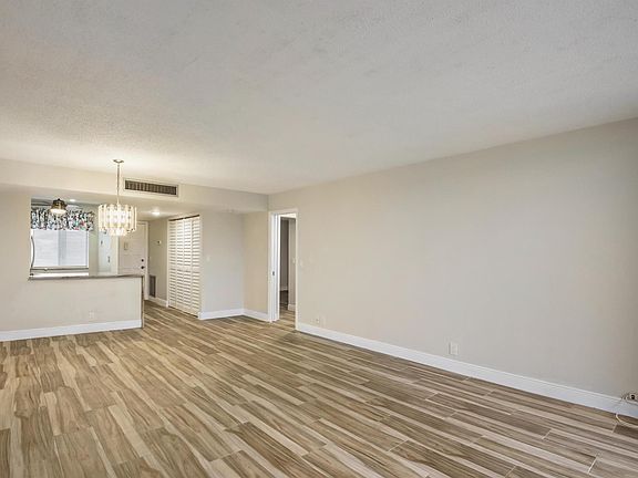 4th image of 4100 Tivoli Ct APT 208