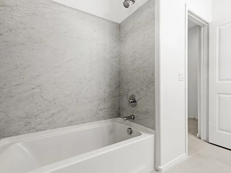 10427 W Parkway Dr — Photo 9