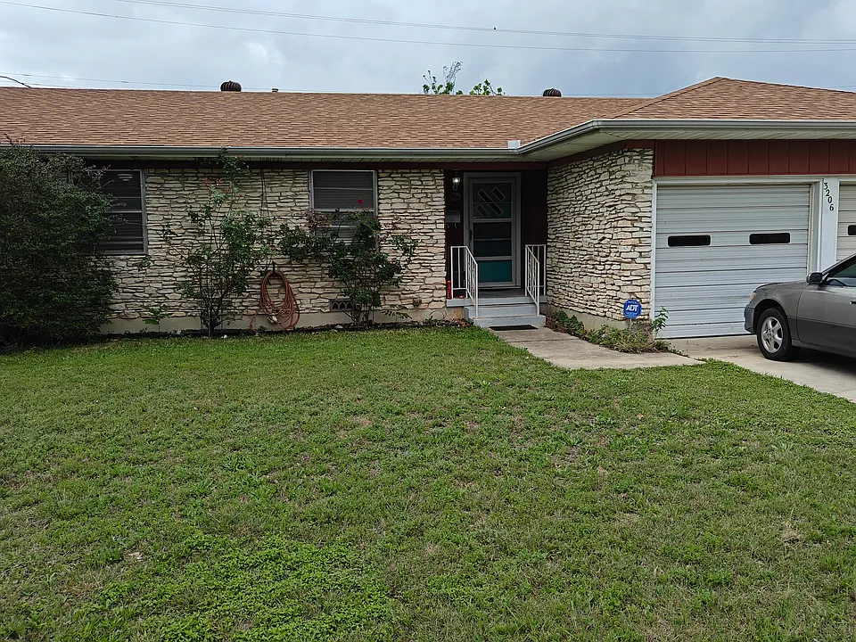 3206 Lake Travis Ave