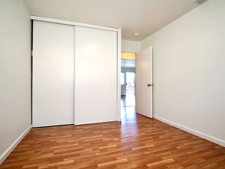 16318 Maubert Ave #D — Photo 15