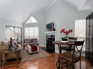 2518 Cranbrook Ln APT 18, Charlotte, NC 28207
