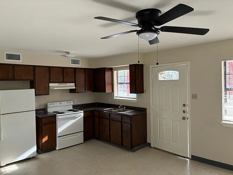 3801 Salinas Ave #7 — Photo 2