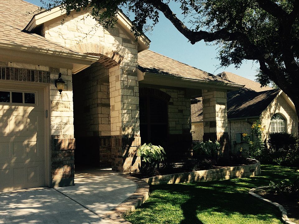 2nd image of 104 Concho Trl
