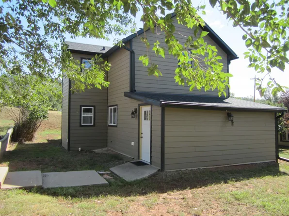 1330 Sherman St, Hot Springs, SD 57747