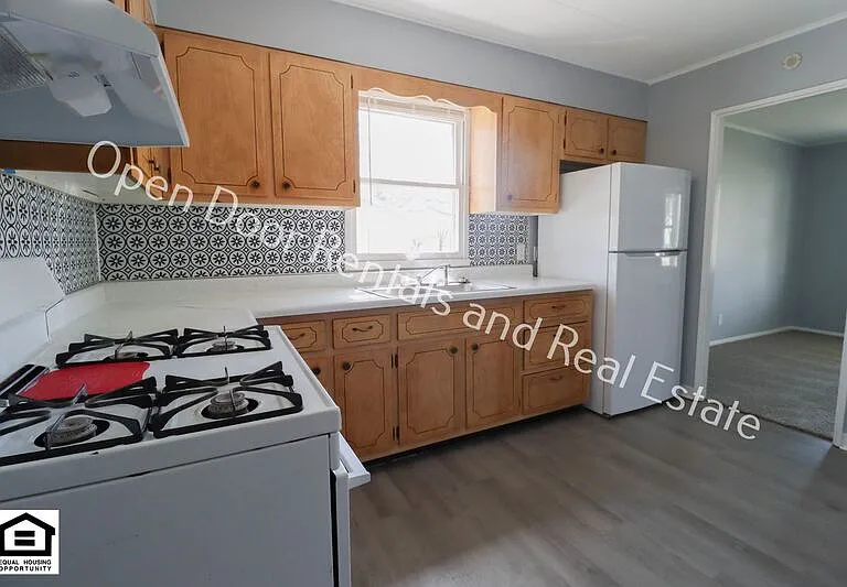 6033 S Calhoun St — Photo 4