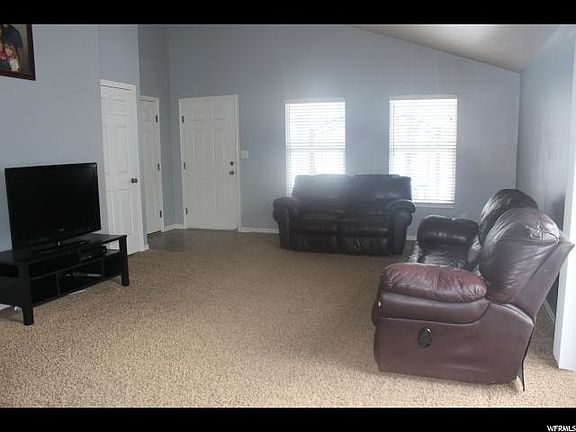 2nd image of 203 W Apple Ave