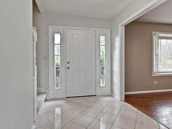 4th image of 1123 Tamarack Ln