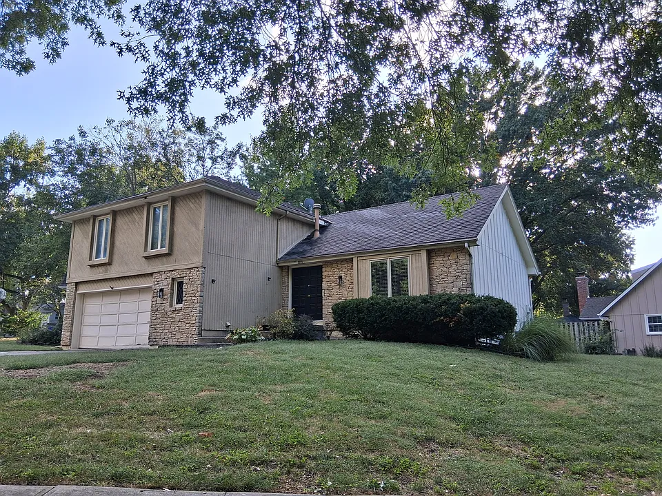 8924 Country Hill Ct